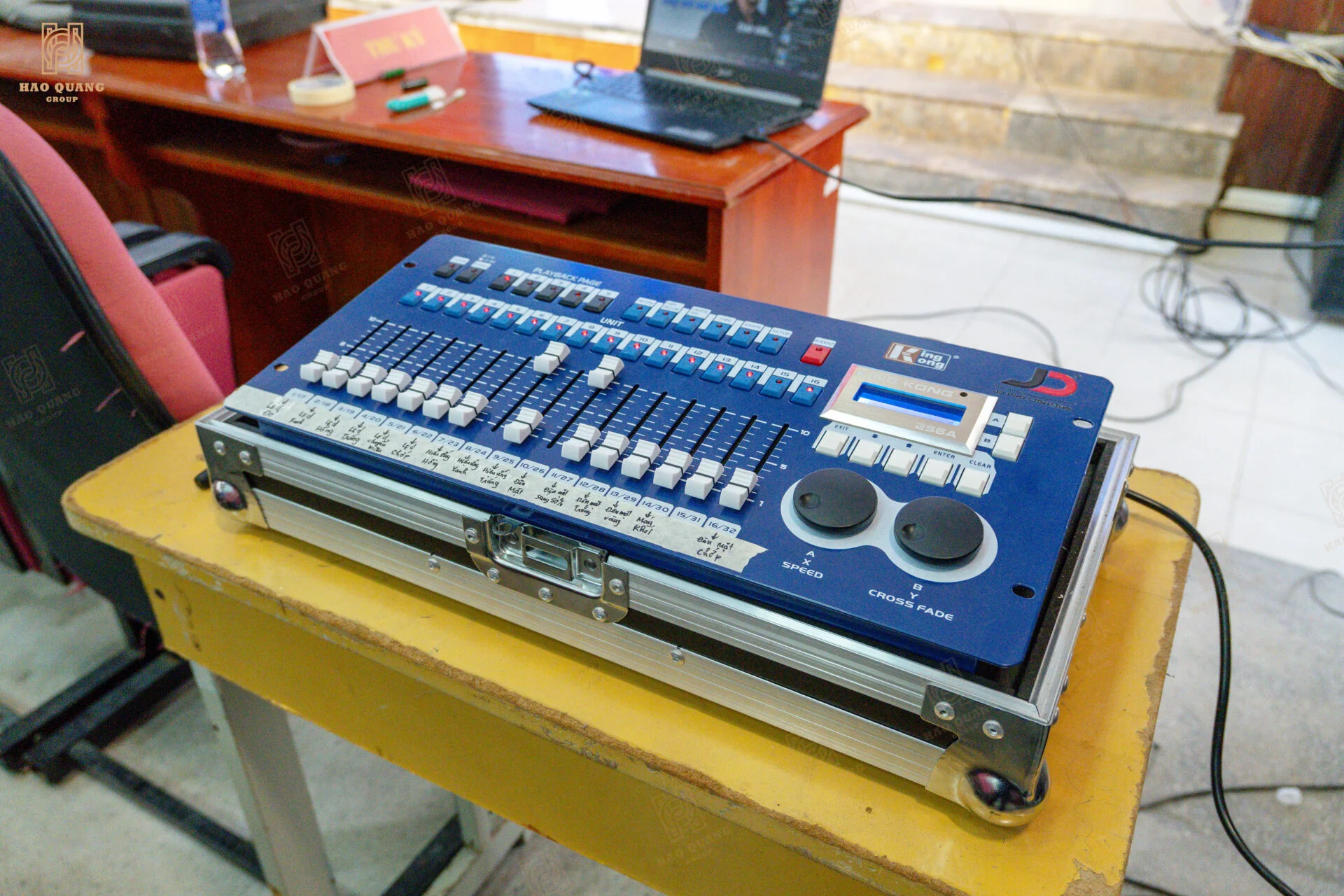 Hào Quang Group hoàn thiện hệ thống âm thanh, ánh sáng hội trường Đại Học Quảng Bình 19 Hao Quang Group hoan thien he thong am thanh anh sang hoi truong Dai Hoc Quang Binh 21