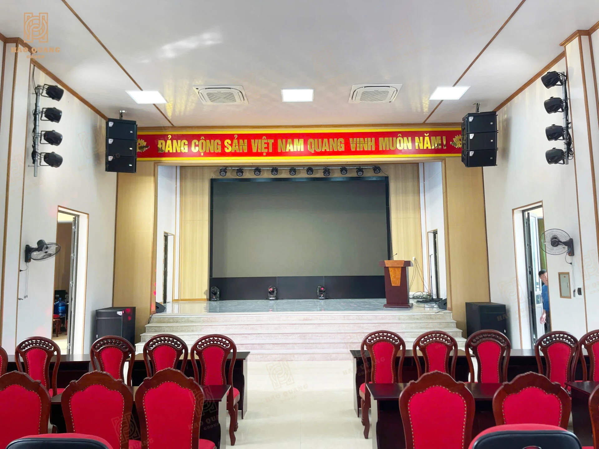 Hào Quang Group hoàn thiện hệ thống âm thanh, ánh sáng hội trường xã Thái Tân - Hải Phòng 1 Hao Quang Group hoan thien he thong am thanh anh sang hoi truong xa Thai Tan Hai Phong 2