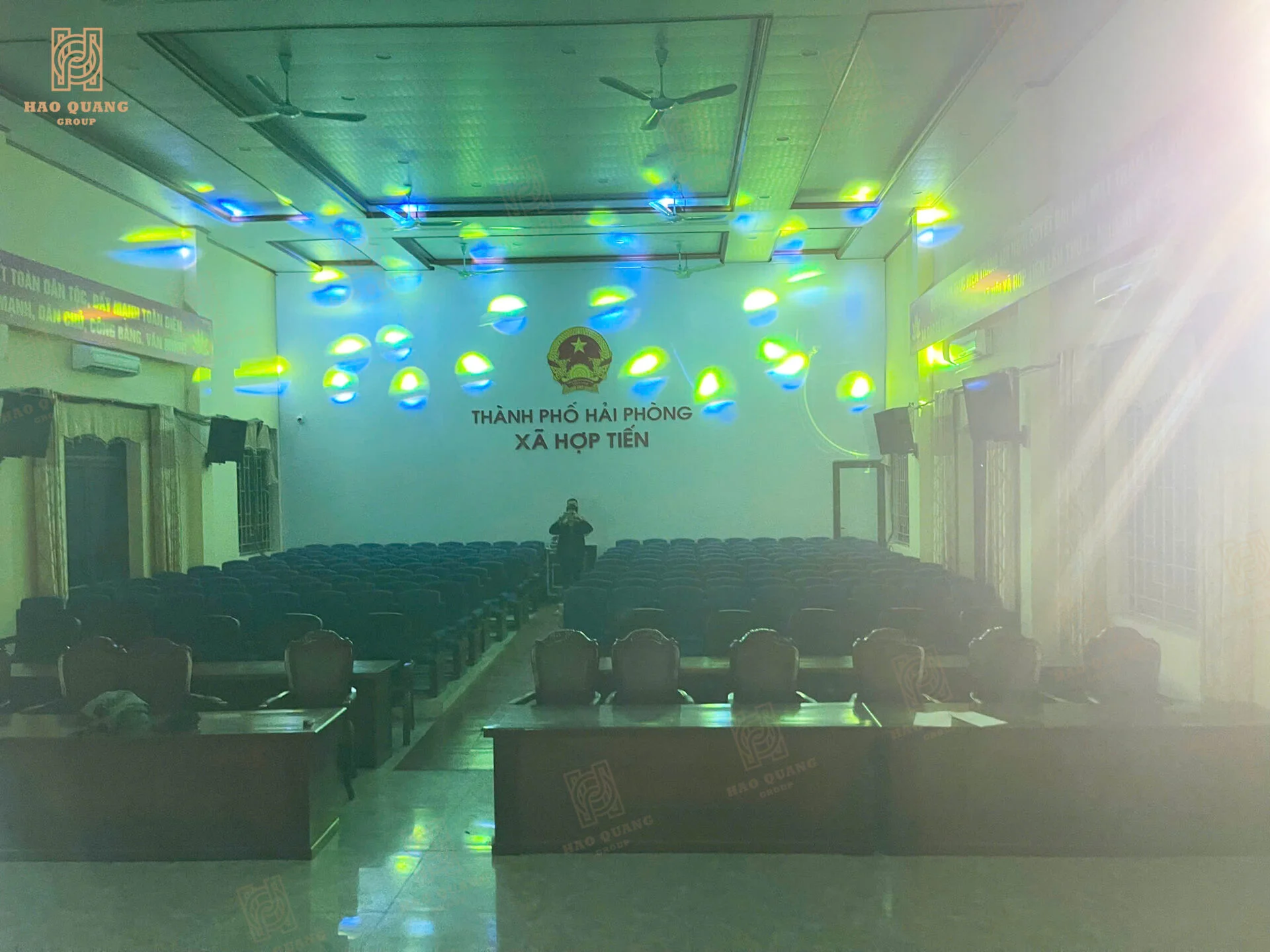 Hào Quang Group hoàn thiện hệ thống ánh sáng hội trường xã Hợp Tiến - Hải Phòng 10 Hao Quang Group hoan thien he thong anh sang hoi truong xa Hop Tien Hai Phong 11