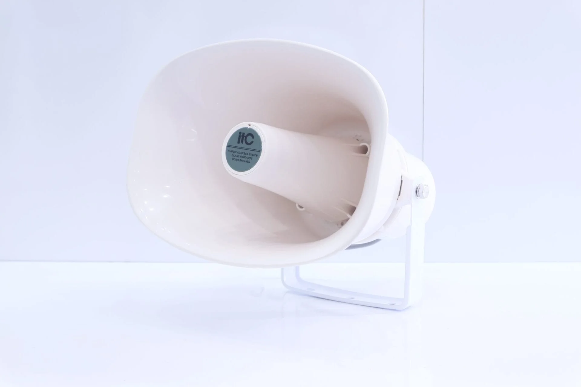 Hệ thống âm thanh thông báo cho bến xe, nhà ga 6 ITC KS 730 với thiết kế trang nhã, lịch sự nhưng cũng rất hiện đại