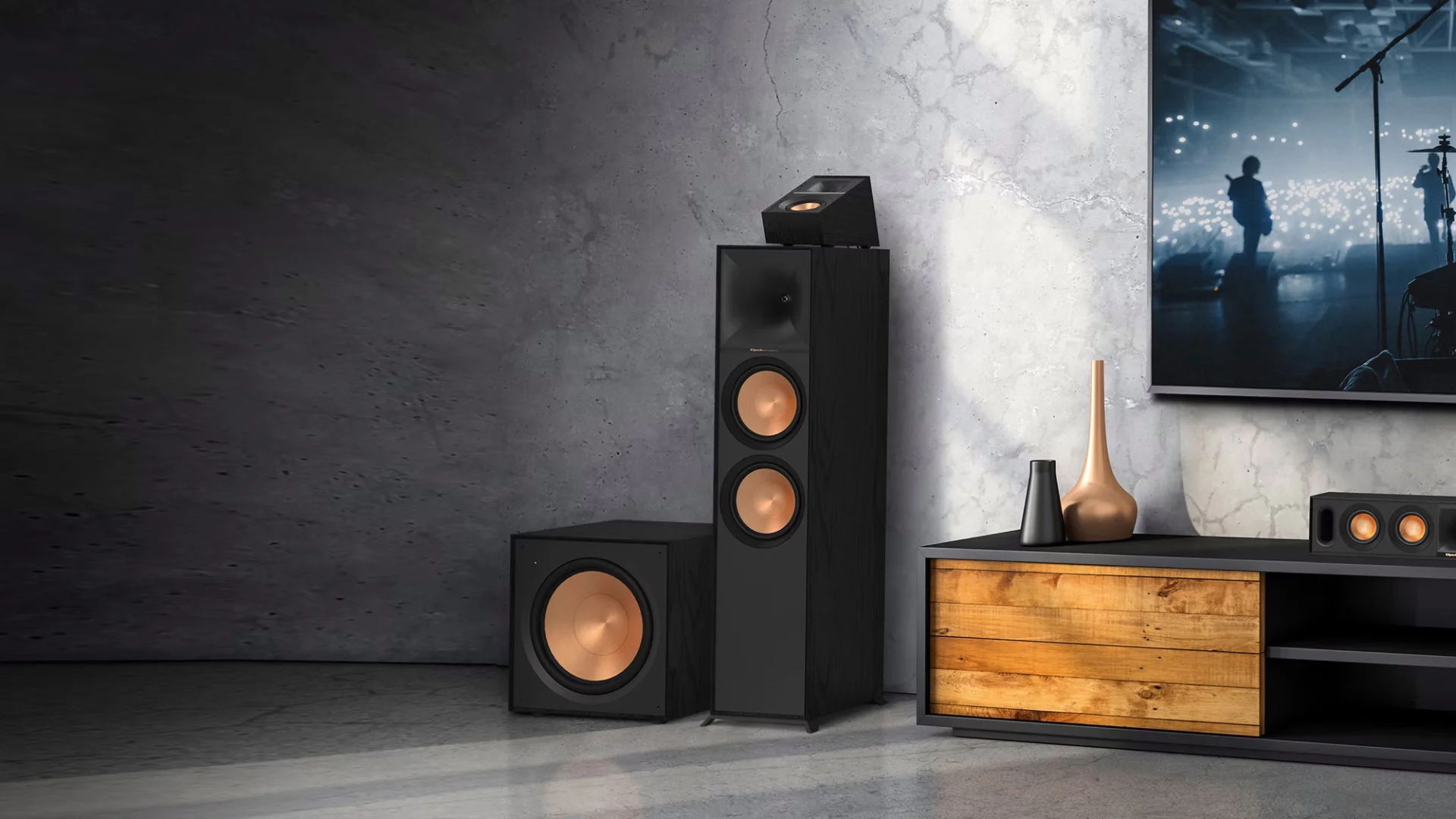 Loa Sub Klipsch R100SW 2 Klipsch R100SW - Loa Sub Điện Đem Lại Bass Đầy Ấn Tượng