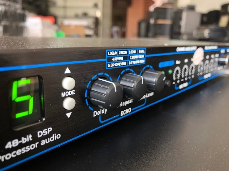 Gợi ý dàn Karaoke gia đình dưới 5 triệu cho trải nghiệm hát hay như phòng thu 6 Vang cơ hoặc vang số – Trái tim xử lý âm thanh cho dàn Karaoke gia đình dưới 5 triệu.