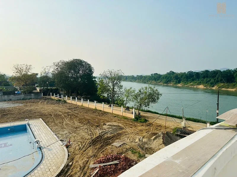 Đi đường dây bên ngoài cho hệ thống âm thanh Đi đường dây bên ngoài cho hệ thống âm thanh