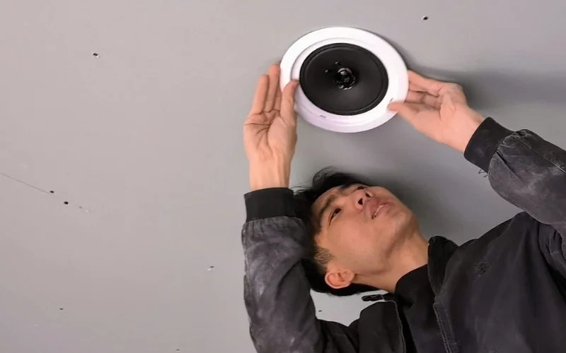 Loa phòng họp là gì? Gợi ý TOP 5+ mẫu loa được lắp đặt phổ biến nhất hiện nay 3 Loa phòng họp âm trần được ưa chuộng trong các phòng họp cần sự gọn gàng, tinh tế.