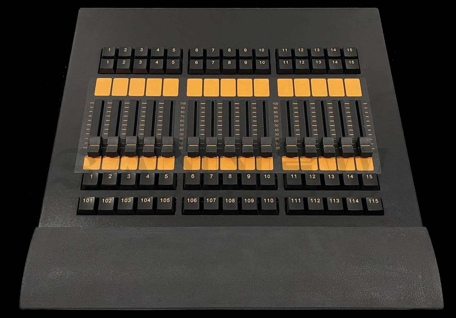 Bàn điều khiển MA console Fada wing PL-LC-FADA 1 Bàn điều khiển MA console Fada wing PL-LC-FADA