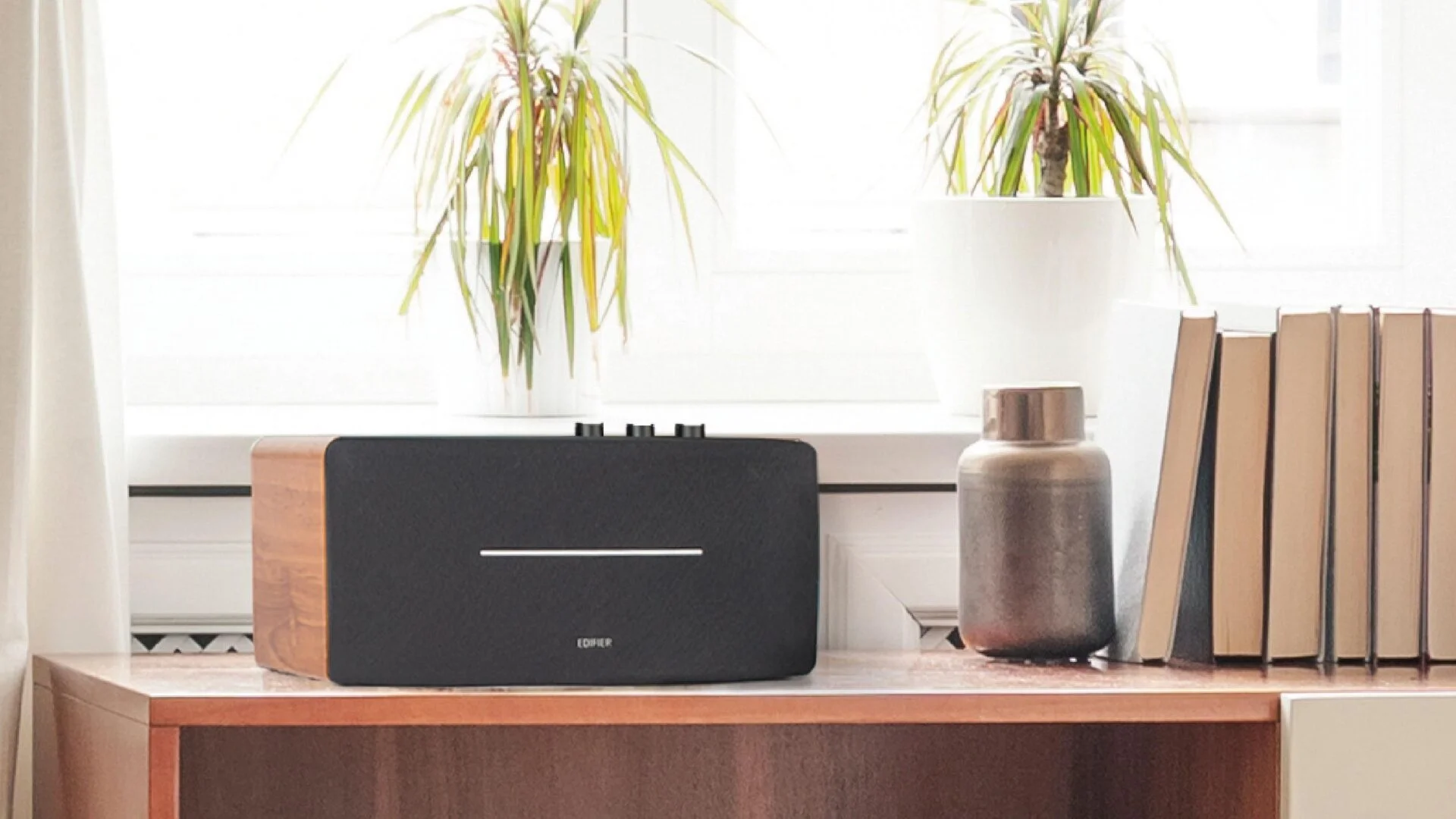 TOP 7 Cục Đẩy Công Suất Của Mỹ Chất Lượng Cao 3 Cục đẩy công suất của Mỹ thiết kế sang trọng, mẫu mã đa dạng