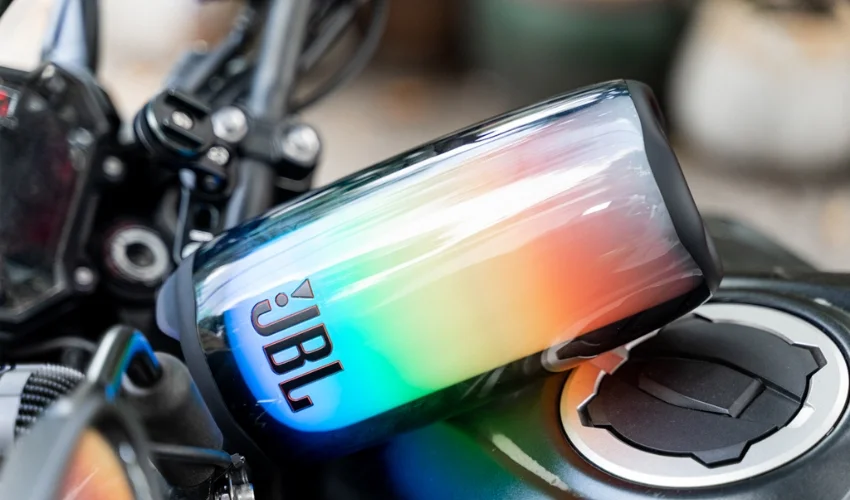 Top 9 mẫu loa JBL để bàn sang trọng, đẹp, giá tốt 8 JBL Pulse 5 - Loa Bluetooth Di Động Với Âm Thanh 360 Độ Và Đèn LED Tùy Chỉnh